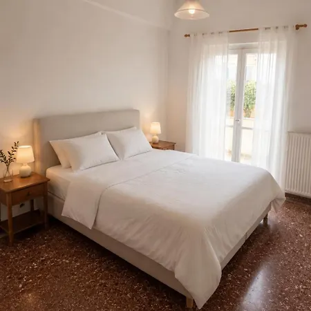 4 Minute Walk To The Budget Friendly Appartamento Naxos City